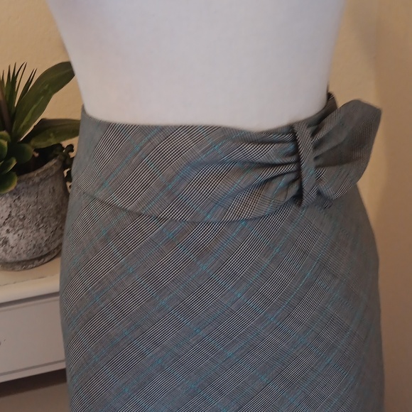 Dana Buchman Plaid Straight Skirt - Picture 2 of 9